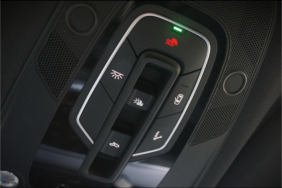 Audi e-tron e-tron 50 quattro S edition Black 71 kWh | S Line | Black Edition | Panoramadak | Memory Seats | Camera | Luchtvering | Adaptive Cruise Control | Keyless | Matrix LED | Leder | Stoelverwarming | NAP | BTW