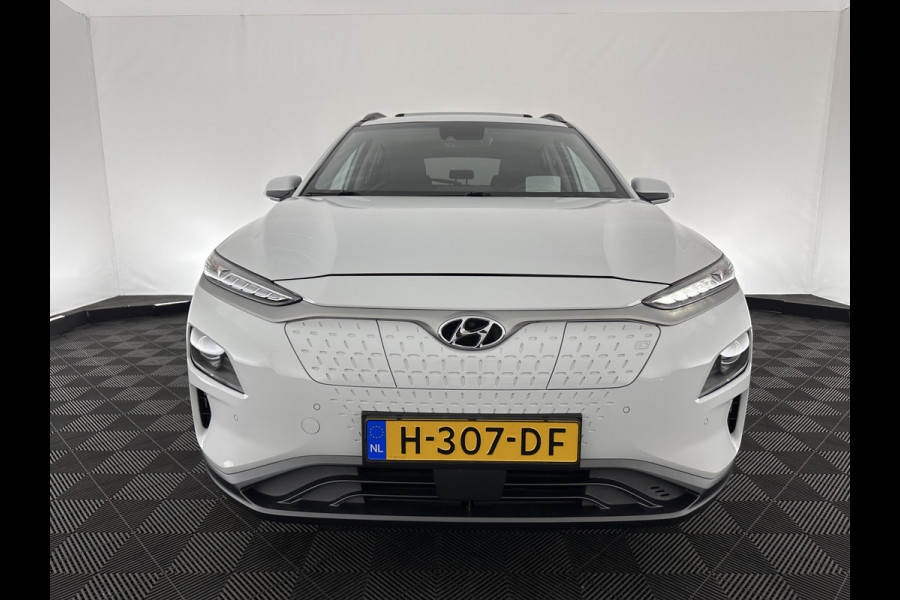 Hyundai Kona EV Premium 64 kWh (INCL.BTW) *PANO | FULL-LEATHER | HEAD-UP | FULL-LED | NAVI-FULLMAP | DAB | ADAPTIVE-CRUISE | KEYLESS | CAMERA | BLIND-SPOT | LANE-ASSIST | DIGI-COCKPIT | COMFORT-SEATS | 17''ALU*