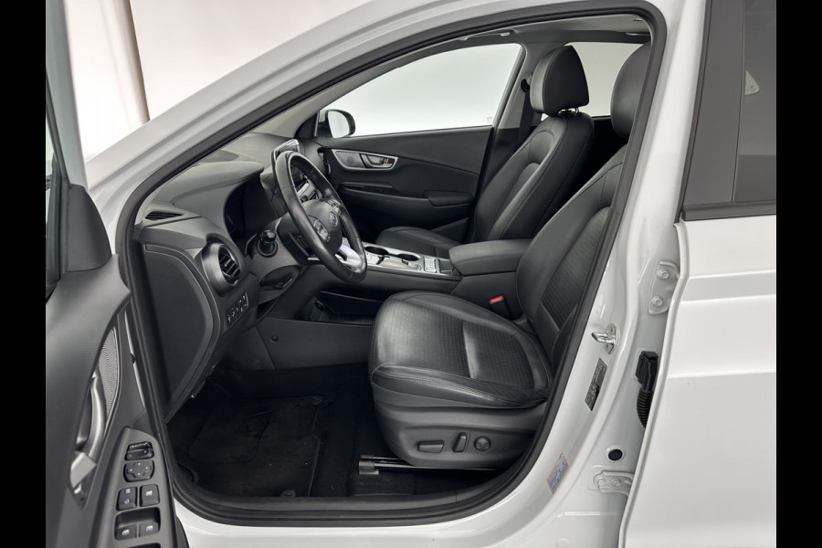 Hyundai Kona EV Premium 64 kWh (INCL.BTW) *PANO | FULL-LEATHER | HEAD-UP | FULL-LED | NAVI-FULLMAP | DAB | ADAPTIVE-CRUISE | KEYLESS | CAMERA | BLIND-SPOT | LANE-ASSIST | DIGI-COCKPIT | COMFORT-SEATS | 17''ALU*
