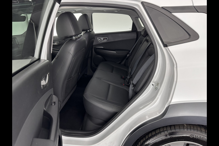 Hyundai Kona EV Premium 64 kWh (INCL.BTW) *PANO | FULL-LEATHER | HEAD-UP | FULL-LED | NAVI-FULLMAP | DAB | ADAPTIVE-CRUISE | KEYLESS | CAMERA | BLIND-SPOT | LANE-ASSIST | DIGI-COCKPIT | COMFORT-SEATS | 17''ALU*