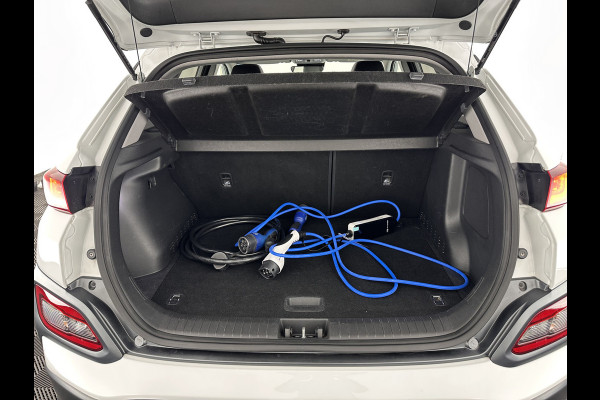 Hyundai Kona EV Premium 64 kWh (INCL.BTW) *PANO | FULL-LEATHER | HEAD-UP | FULL-LED | NAVI-FULLMAP | DAB | ADAPTIVE-CRUISE | KEYLESS | CAMERA | BLIND-SPOT | LANE-ASSIST | DIGI-COCKPIT | COMFORT-SEATS | 17''ALU*