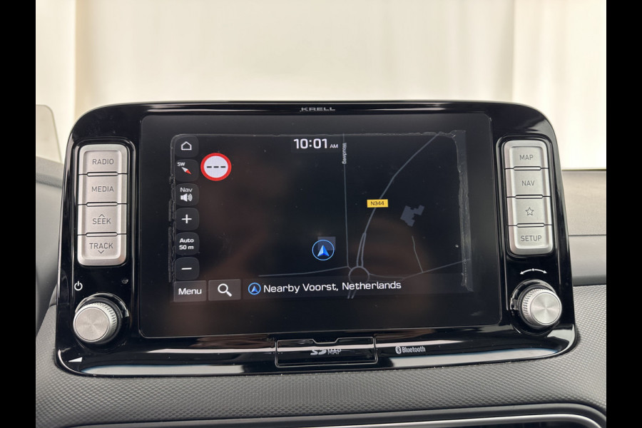 Hyundai Kona EV Premium 64 kWh (INCL.BTW) *PANO | FULL-LEATHER | HEAD-UP | FULL-LED | NAVI-FULLMAP | DAB | ADAPTIVE-CRUISE | KEYLESS | CAMERA | BLIND-SPOT | LANE-ASSIST | DIGI-COCKPIT | COMFORT-SEATS | 17''ALU*