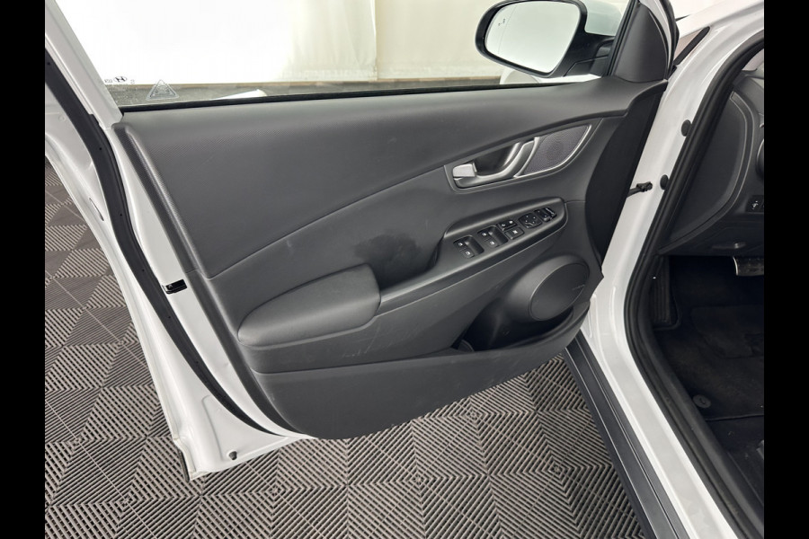 Hyundai Kona EV Premium 64 kWh (INCL.BTW) *PANO | FULL-LEATHER | HEAD-UP | FULL-LED | NAVI-FULLMAP | DAB | ADAPTIVE-CRUISE | KEYLESS | CAMERA | BLIND-SPOT | LANE-ASSIST | DIGI-COCKPIT | COMFORT-SEATS | 17''ALU*