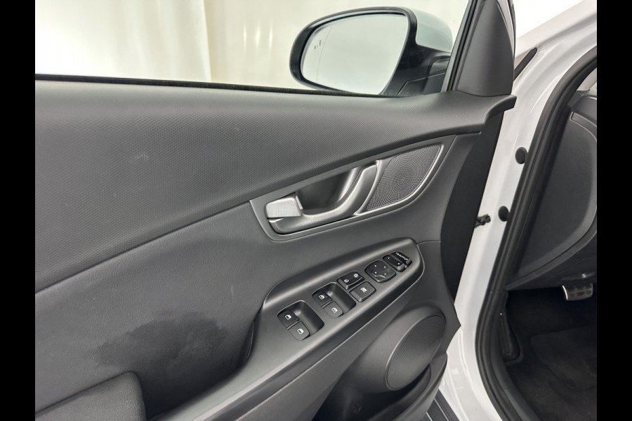 Hyundai Kona EV Premium 64 kWh (INCL.BTW) *PANO | FULL-LEATHER | HEAD-UP | FULL-LED | NAVI-FULLMAP | DAB | ADAPTIVE-CRUISE | KEYLESS | CAMERA | BLIND-SPOT | LANE-ASSIST | DIGI-COCKPIT | COMFORT-SEATS | 17''ALU*