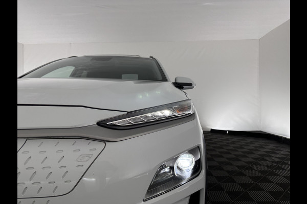 Hyundai Kona EV Premium 64 kWh (INCL.BTW) *PANO | FULL-LEATHER | HEAD-UP | FULL-LED | NAVI-FULLMAP | DAB | ADAPTIVE-CRUISE | KEYLESS | CAMERA | BLIND-SPOT | LANE-ASSIST | DIGI-COCKPIT | COMFORT-SEATS | 17''ALU*