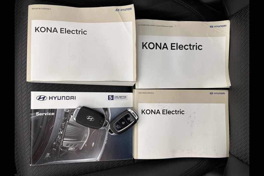 Hyundai Kona EV Premium 64 kWh (INCL.BTW) *PANO | FULL-LEATHER | HEAD-UP | FULL-LED | NAVI-FULLMAP | DAB | ADAPTIVE-CRUISE | KEYLESS | CAMERA | BLIND-SPOT | LANE-ASSIST | DIGI-COCKPIT | COMFORT-SEATS | 17''ALU*