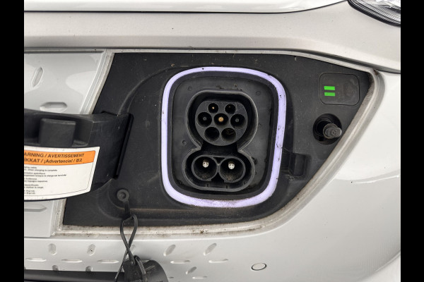 Hyundai Kona EV Premium 64 kWh (INCL.BTW) *PANO | FULL-LEATHER | HEAD-UP | FULL-LED | NAVI-FULLMAP | DAB | ADAPTIVE-CRUISE | KEYLESS | CAMERA | BLIND-SPOT | LANE-ASSIST | DIGI-COCKPIT | COMFORT-SEATS | 17''ALU*