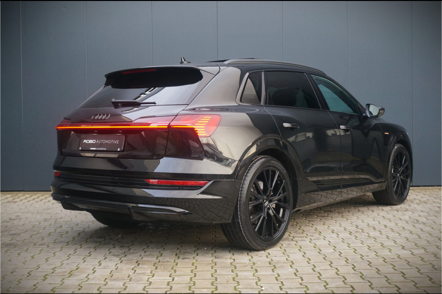 Audi e-tron e-tron 50 quattro S edition Black 71 kWh | S Line | Black Edition | Panoramadak | Memory Seats | Camera | Luchtvering | Adaptive Cruise Control | Keyless | Matrix LED | Leder | Stoelverwarming | NAP | BTW