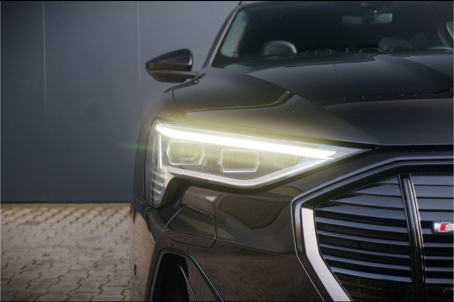 Audi e-tron e-tron 50 quattro S edition Black 71 kWh | S Line | Black Edition | Panoramadak | Memory Seats | Camera | Luchtvering | Adaptive Cruise Control | Keyless | Matrix LED | Leder | Stoelverwarming | NAP | BTW