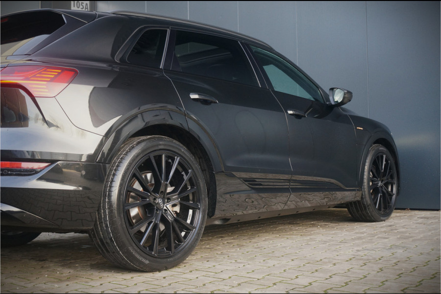 Audi e-tron e-tron 50 quattro S edition Black 71 kWh | S Line | Black Edition | Panoramadak | Memory Seats | Camera | Luchtvering | Adaptive Cruise Control | Keyless | Matrix LED | Leder | Stoelverwarming | NAP | BTW