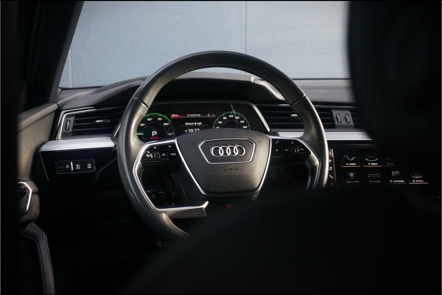 Audi e-tron e-tron 50 quattro S edition Black 71 kWh | S Line | Black Edition | Panoramadak | Memory Seats | Camera | Luchtvering | Adaptive Cruise Control | Keyless | Matrix LED | Leder | Stoelverwarming | NAP | BTW