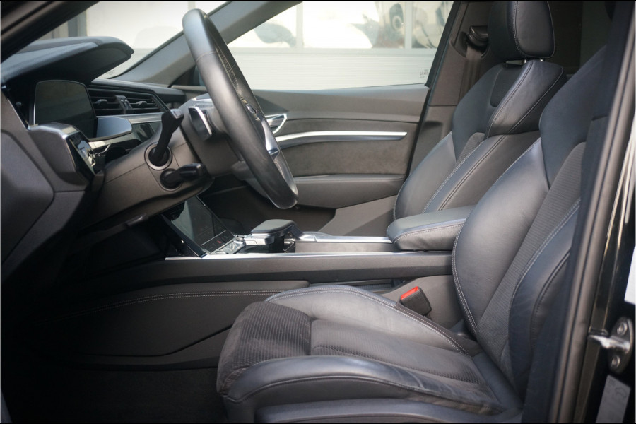 Audi e-tron e-tron 50 quattro S edition Black 71 kWh | S Line | Black Edition | Panoramadak | Memory Seats | Camera | Luchtvering | Adaptive Cruise Control | Keyless | Matrix LED | Leder | Stoelverwarming | NAP | BTW
