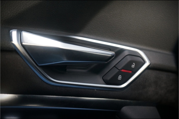Audi e-tron e-tron 50 quattro S edition Black 71 kWh | S Line | Black Edition | Panoramadak | Memory Seats | Camera | Luchtvering | Adaptive Cruise Control | Keyless | Matrix LED | Leder | Stoelverwarming | NAP | BTW