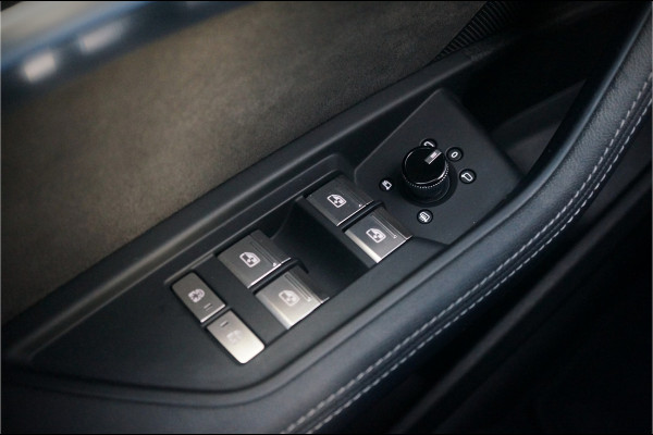 Audi e-tron e-tron 50 quattro S edition Black 71 kWh | S Line | Black Edition | Panoramadak | Memory Seats | Camera | Luchtvering | Adaptive Cruise Control | Keyless | Matrix LED | Leder | Stoelverwarming | NAP | BTW