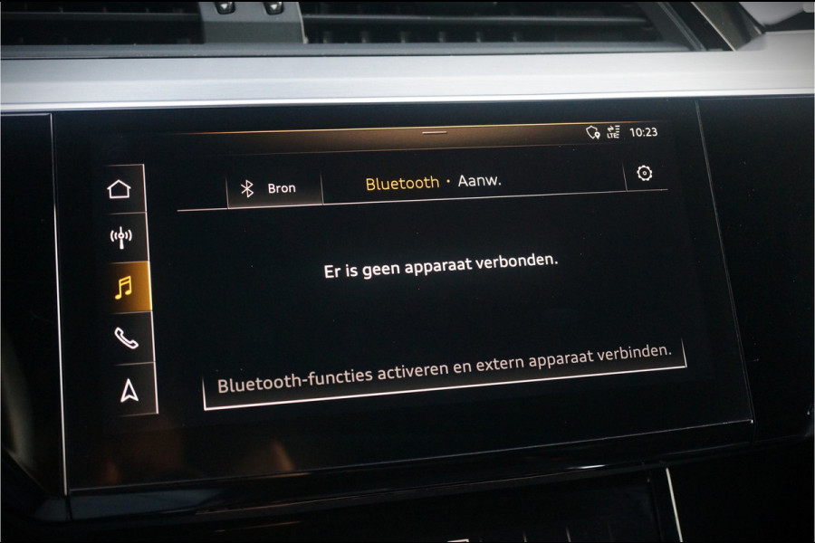 Audi e-tron e-tron 50 quattro S edition Black 71 kWh | S Line | Black Edition | Panoramadak | Memory Seats | Camera | Luchtvering | Adaptive Cruise Control | Keyless | Matrix LED | Leder | Stoelverwarming | NAP | BTW