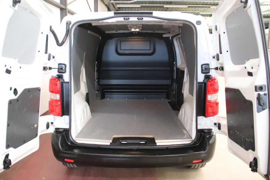 Toyota ProAce Worker 2.0 D-4D L2H1 146PK CARPLAY