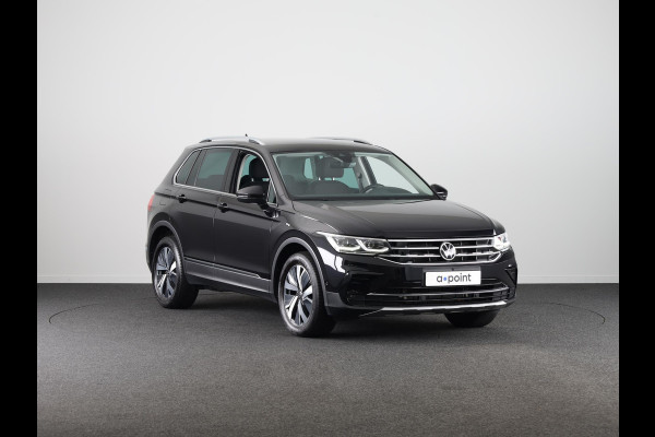 Volkswagen Tiguan 1.4 TSI eHybrid Elegance | Automaat | Ergo Active Voorstoelen | Head Up Display | Wegklapbare Trekhaak | Full Map Navigatie | 360 graden Camera |