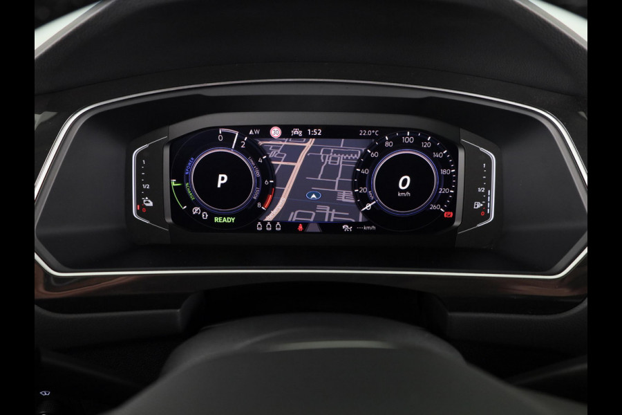 Volkswagen Tiguan 1.4 TSI eHybrid Elegance | Automaat | Ergo Active Voorstoelen | Head Up Display | Wegklapbare Trekhaak | Full Map Navigatie | 360 graden Camera |