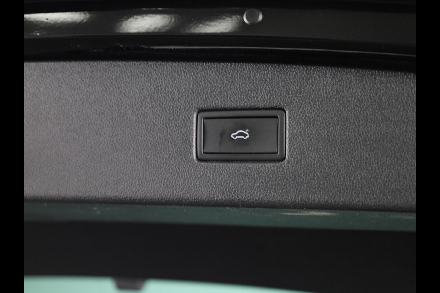 Volkswagen Tiguan 1.4 TSI eHybrid Elegance | Automaat | Ergo Active Voorstoelen | Head Up Display | Wegklapbare Trekhaak | Full Map Navigatie | 360 graden Camera |