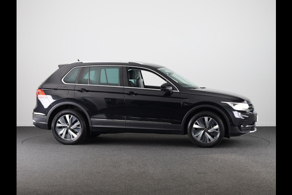 Volkswagen Tiguan 1.4 TSI eHybrid Elegance | Automaat | Ergo Active Voorstoelen | Head Up Display | Wegklapbare Trekhaak | Full Map Navigatie | 360 graden Camera |