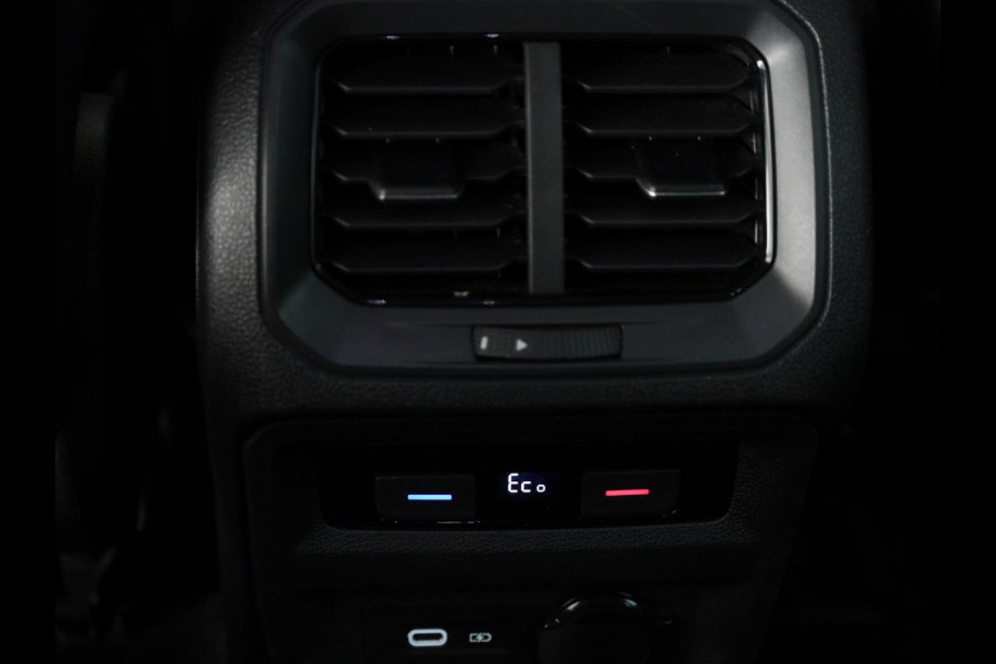 Volkswagen Tiguan 1.4 TSI eHybrid Elegance | Automaat | Ergo Active Voorstoelen | Head Up Display | Wegklapbare Trekhaak | Full Map Navigatie | 360 graden Camera |