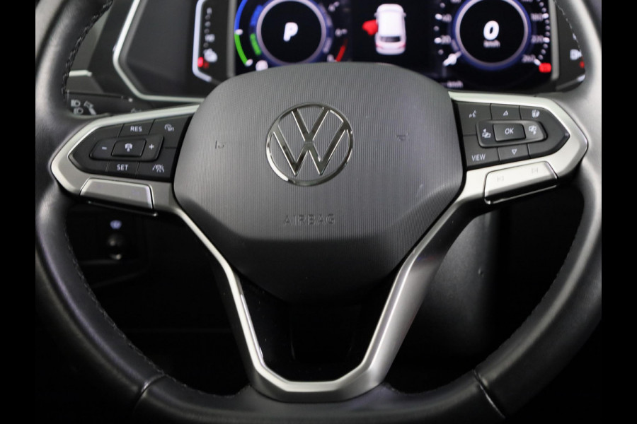 Volkswagen Tiguan 1.4 TSI eHybrid Elegance | Automaat | Ergo Active Voorstoelen | Head Up Display | Wegklapbare Trekhaak | Full Map Navigatie | 360 graden Camera |