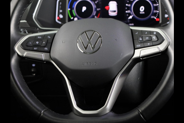 Volkswagen Tiguan 1.4 TSI eHybrid Elegance | Automaat | Ergo Active Voorstoelen | Head Up Display | Wegklapbare Trekhaak | Full Map Navigatie | 360 graden Camera |
