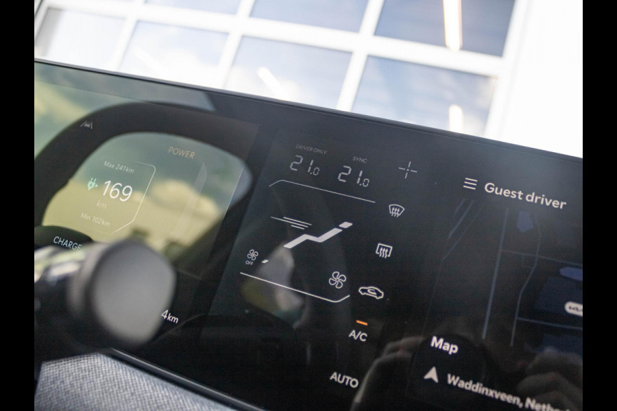 Kia EV3 Plus 81.4 kWh l Direct leverbaar l Stoel-Stuurwielverwarming V2l aansluiting l