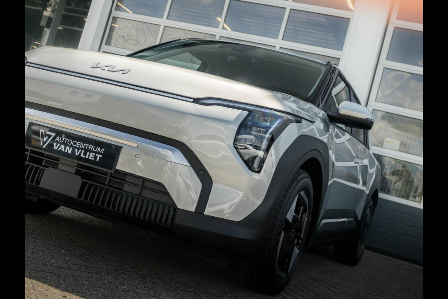 Kia EV3 Plus 81.4 kWh l Direct leverbaar l Stoel-Stuurwielverwarming V2l aansluiting l