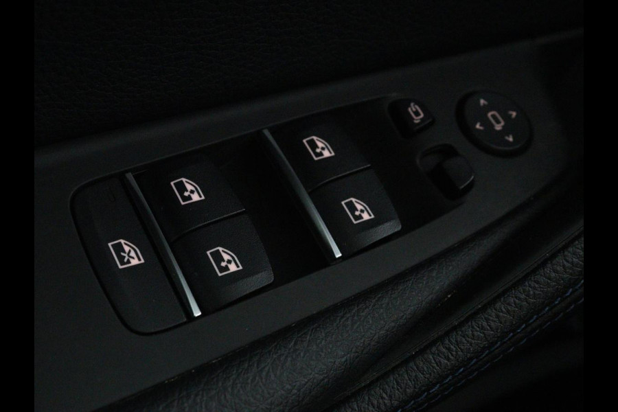 BMW 5 Serie 530e xDrive M Sport | Panoramadak | Harman/Kardon | Stoel & stuurverwarming | Adaptive cruise | Camera | Trekhaak | Carplay | Achterbankverwarming | Live Cockpit | Sportstoelen