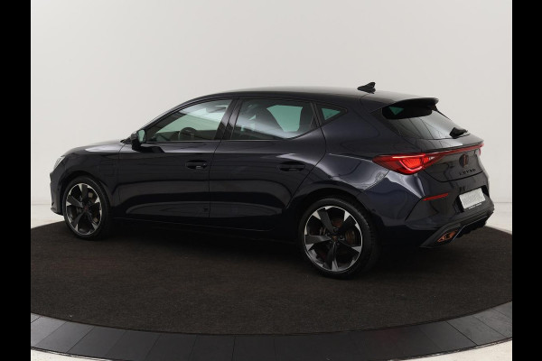 CUPRA Leon 1.4 e-Hybrid | Camera | Adaptive cruise | Stuurverwarming | Navigatie | Sportstoelen | Sfeerverlichting | Keyless | Full LED | PHEV