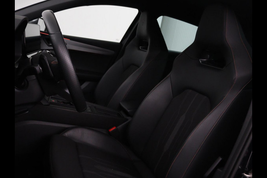 CUPRA Leon 1.4 e-Hybrid | Camera | Adaptive cruise | Stuurverwarming | Navigatie | Sportstoelen | Sfeerverlichting | Keyless | Full LED | PHEV