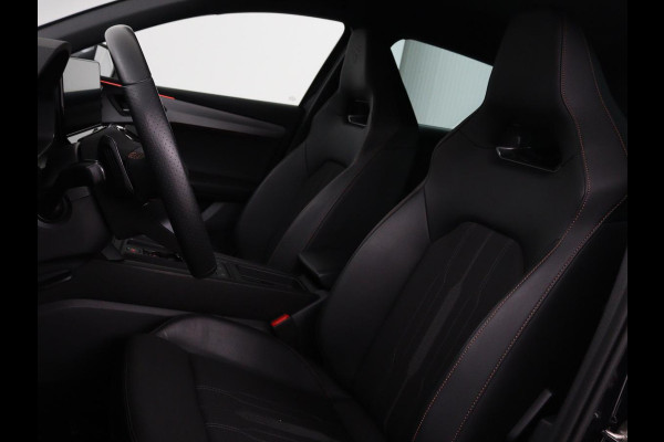 CUPRA Leon 1.4 e-Hybrid | Camera | Adaptive cruise | Stuurverwarming | Navigatie | Sportstoelen | Sfeerverlichting | Keyless | Full LED | PHEV