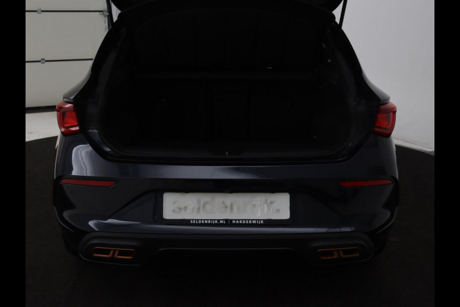 CUPRA Leon 1.4 e-Hybrid | Camera | Adaptive cruise | Stuurverwarming | Navigatie | Sportstoelen | Sfeerverlichting | Keyless | Full LED | PHEV
