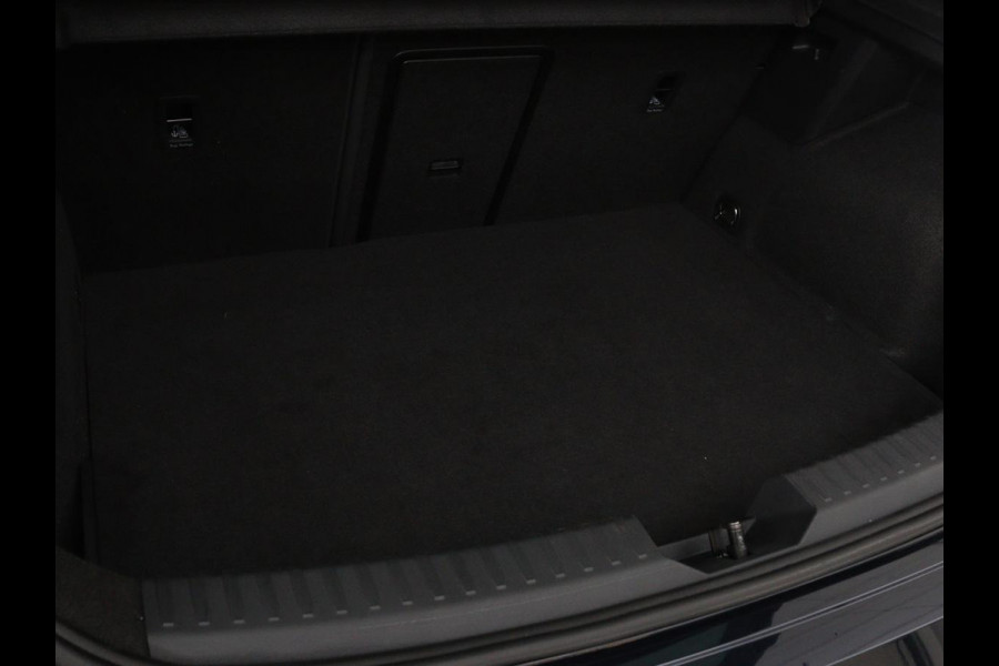 CUPRA Leon 1.4 e-Hybrid | Camera | Adaptive cruise | Stuurverwarming | Navigatie | Sportstoelen | Sfeerverlichting | Keyless | Full LED | PHEV