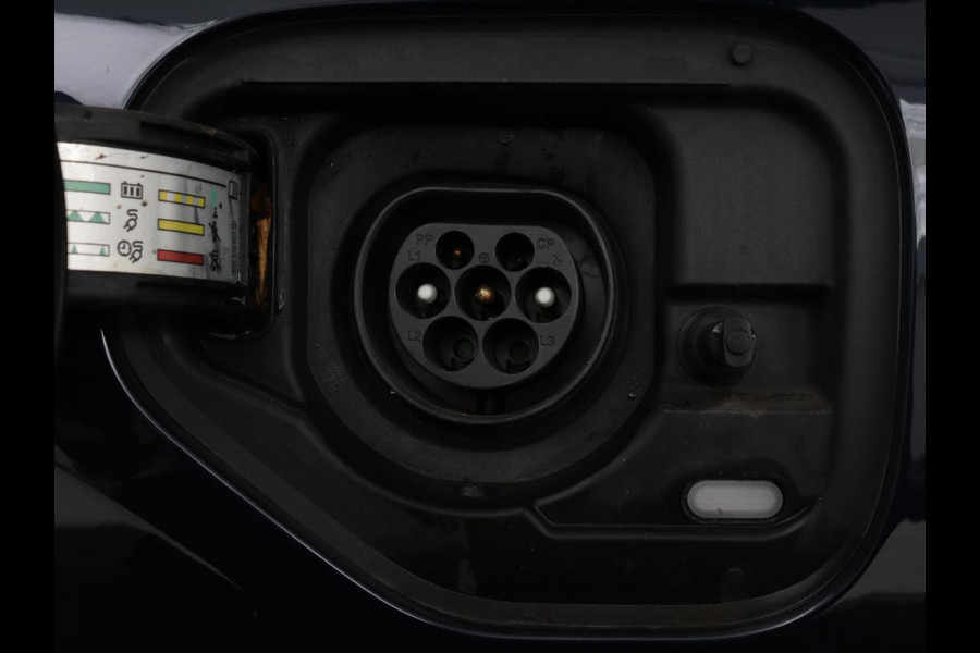 CUPRA Leon 1.4 e-Hybrid | Camera | Adaptive cruise | Stuurverwarming | Navigatie | Sportstoelen | Sfeerverlichting | Keyless | Full LED | PHEV