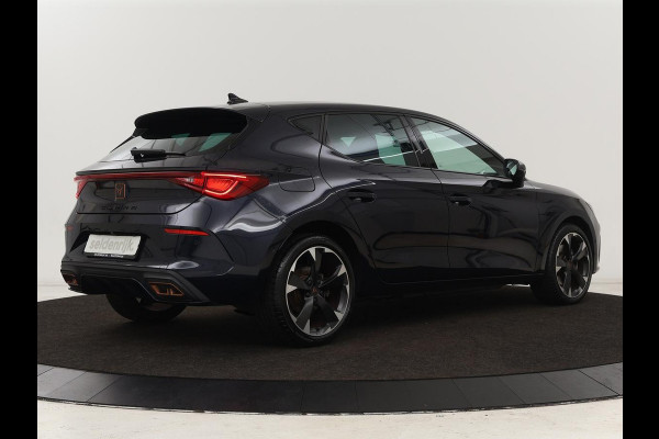 CUPRA Leon 1.4 e-Hybrid | Camera | Adaptive cruise | Stuurverwarming | Navigatie | Sportstoelen | Sfeerverlichting | Keyless | Full LED | PHEV