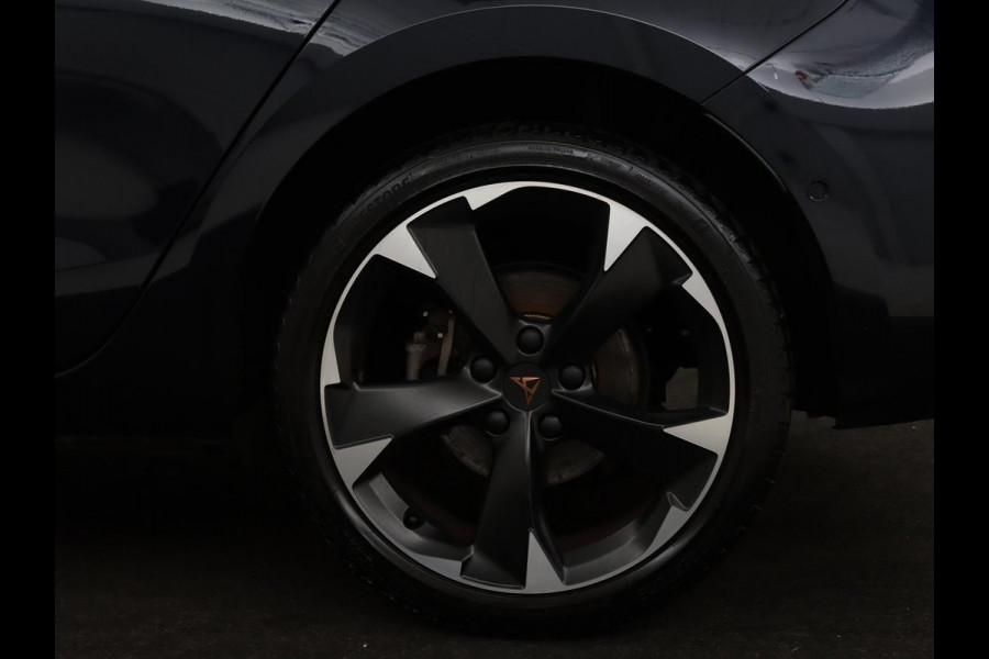 CUPRA Leon 1.4 e-Hybrid | Camera | Adaptive cruise | Stuurverwarming | Navigatie | Sportstoelen | Sfeerverlichting | Keyless | Full LED | PHEV