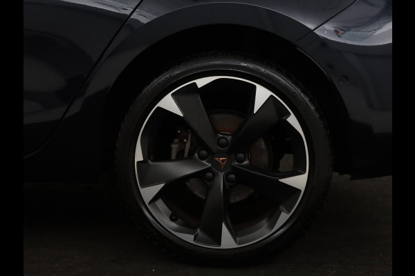 CUPRA Leon 1.4 e-Hybrid | Camera | Adaptive cruise | Stuurverwarming | Navigatie | Sportstoelen | Sfeerverlichting | Keyless | Full LED | PHEV