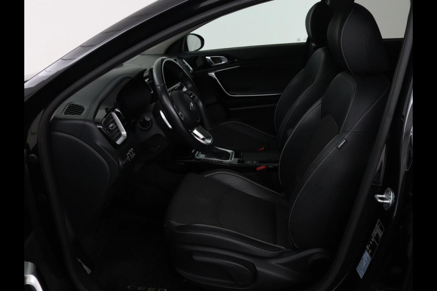 Kia Ceed 1.6 GDI PHEV DynamicLine | Panoramadak | Camera | Carplay | Navigatie | Full LED | Climate control | Digital Cockpit | Cruise control | Bluetooth