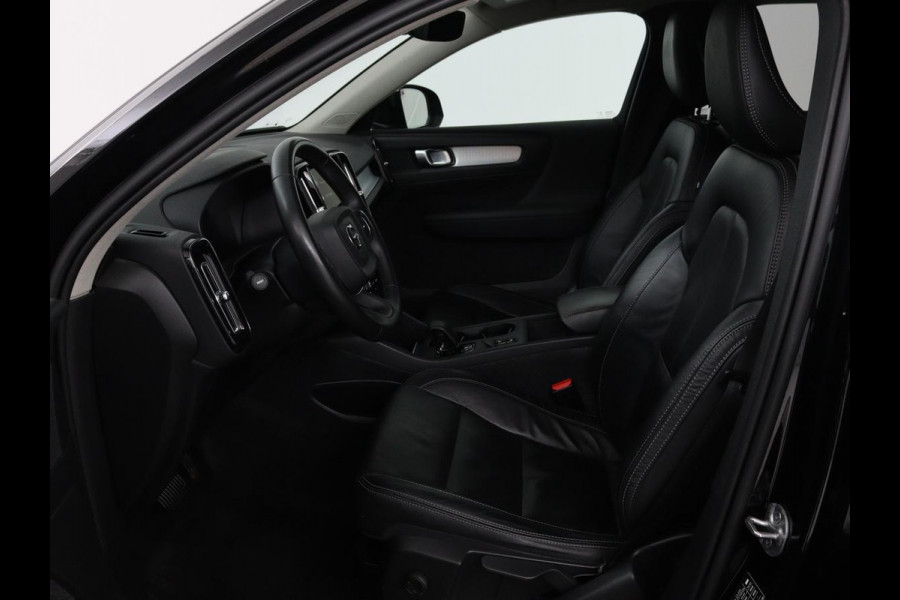 Volvo XC40 1.5 T4 Recharge Incription Expression | Leder | Trekhaak | Camera | Carplay | Keyless | Full LED | Parkeerhulp | Cruise control | Climate control