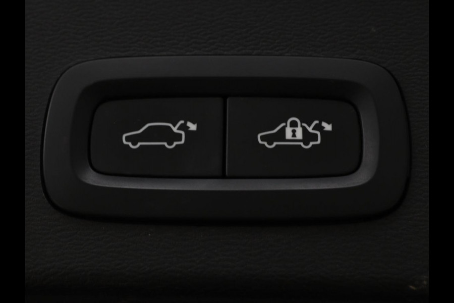 Volvo XC40 1.5 T4 Recharge Incription Expression | Leder | Trekhaak | Camera | Carplay | Keyless | Full LED | Parkeerhulp | Cruise control | Climate control