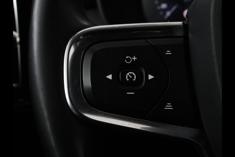 Volvo XC40 1.5 T4 Recharge Incription Expression | Leder | Trekhaak | Camera | Carplay | Keyless | Full LED | Parkeerhulp | Cruise control | Climate control