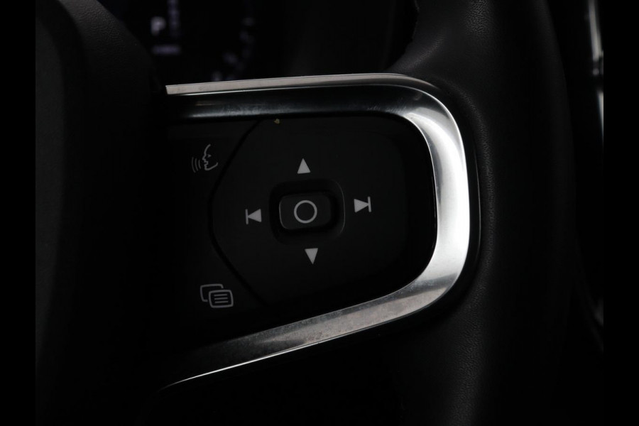 Volvo XC40 1.5 T4 Recharge Incription Expression | Leder | Trekhaak | Camera | Carplay | Keyless | Full LED | Parkeerhulp | Cruise control | Climate control