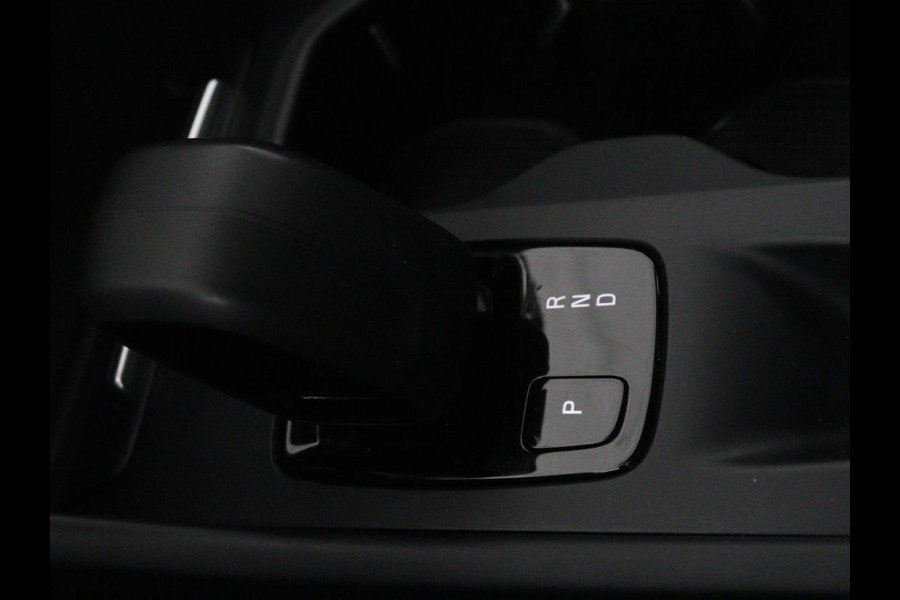 Volvo XC40 1.5 T4 Recharge Incription Expression | Leder | Trekhaak | Camera | Carplay | Keyless | Full LED | Parkeerhulp | Cruise control | Climate control