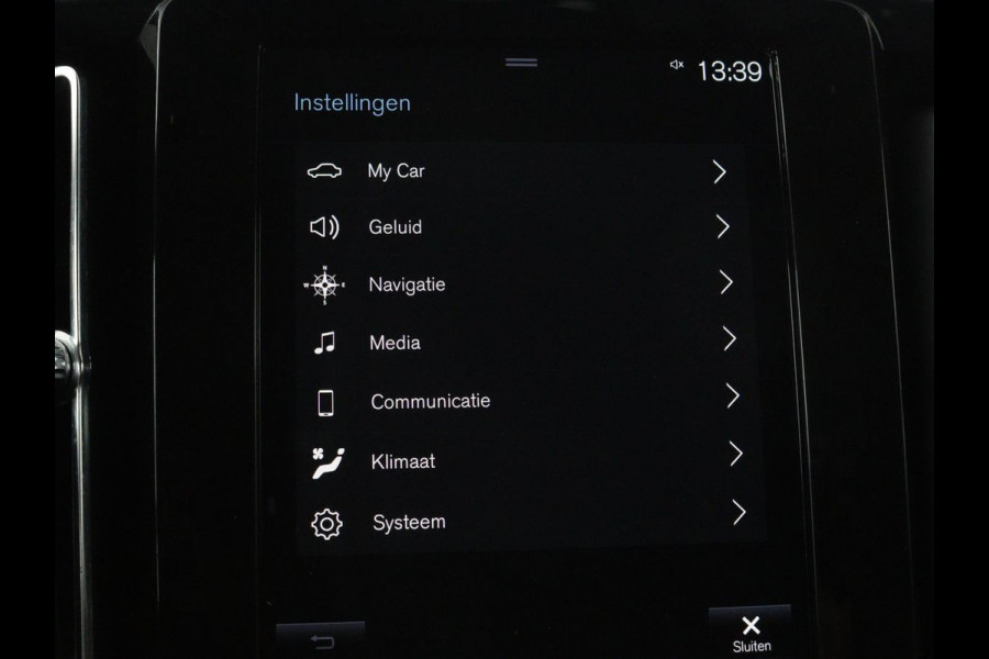 Volvo XC40 1.5 T4 Recharge Incription Expression | Leder | Trekhaak | Camera | Carplay | Keyless | Full LED | Parkeerhulp | Cruise control | Climate control