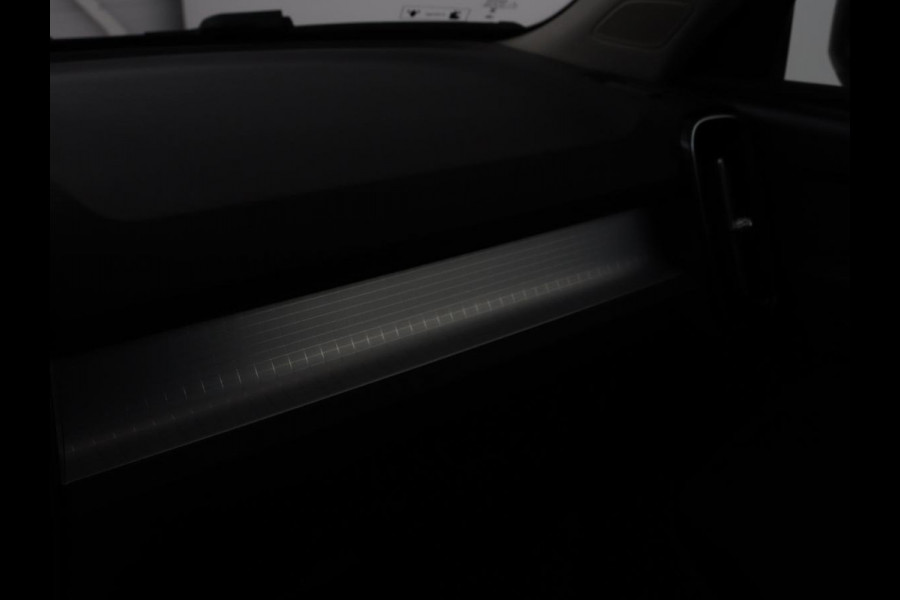 Volvo XC40 1.5 T4 Recharge Incription Expression | Leder | Trekhaak | Camera | Carplay | Keyless | Full LED | Parkeerhulp | Cruise control | Climate control