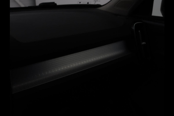 Volvo XC40 1.5 T4 Recharge Incription Expression | Leder | Trekhaak | Camera | Carplay | Keyless | Full LED | Parkeerhulp | Cruise control | Climate control