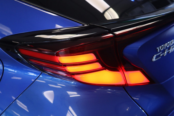 Toyota C-HR 1.8 Hybrid Bi-Tone Keyless Go & Start