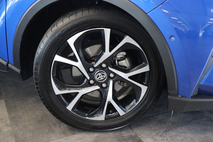 Toyota C-HR 1.8 Hybrid Bi-Tone Keyless Go & Start